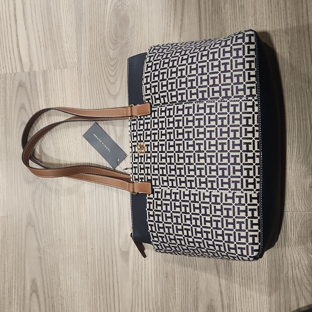 Tommy Hilfiger Purse
